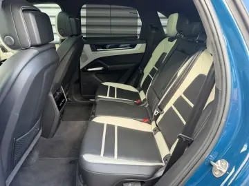 PORSCHE Cayenne S E-Hybrid Pano HA-Lenk PDCC AHK 22