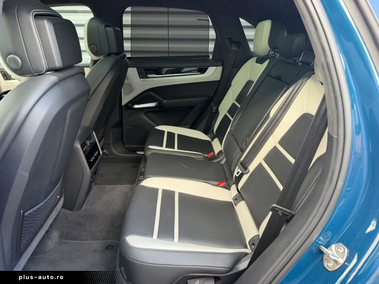 PORSCHE Cayenne S E-Hybrid Pano HA-Lenk PDCC AHK 22