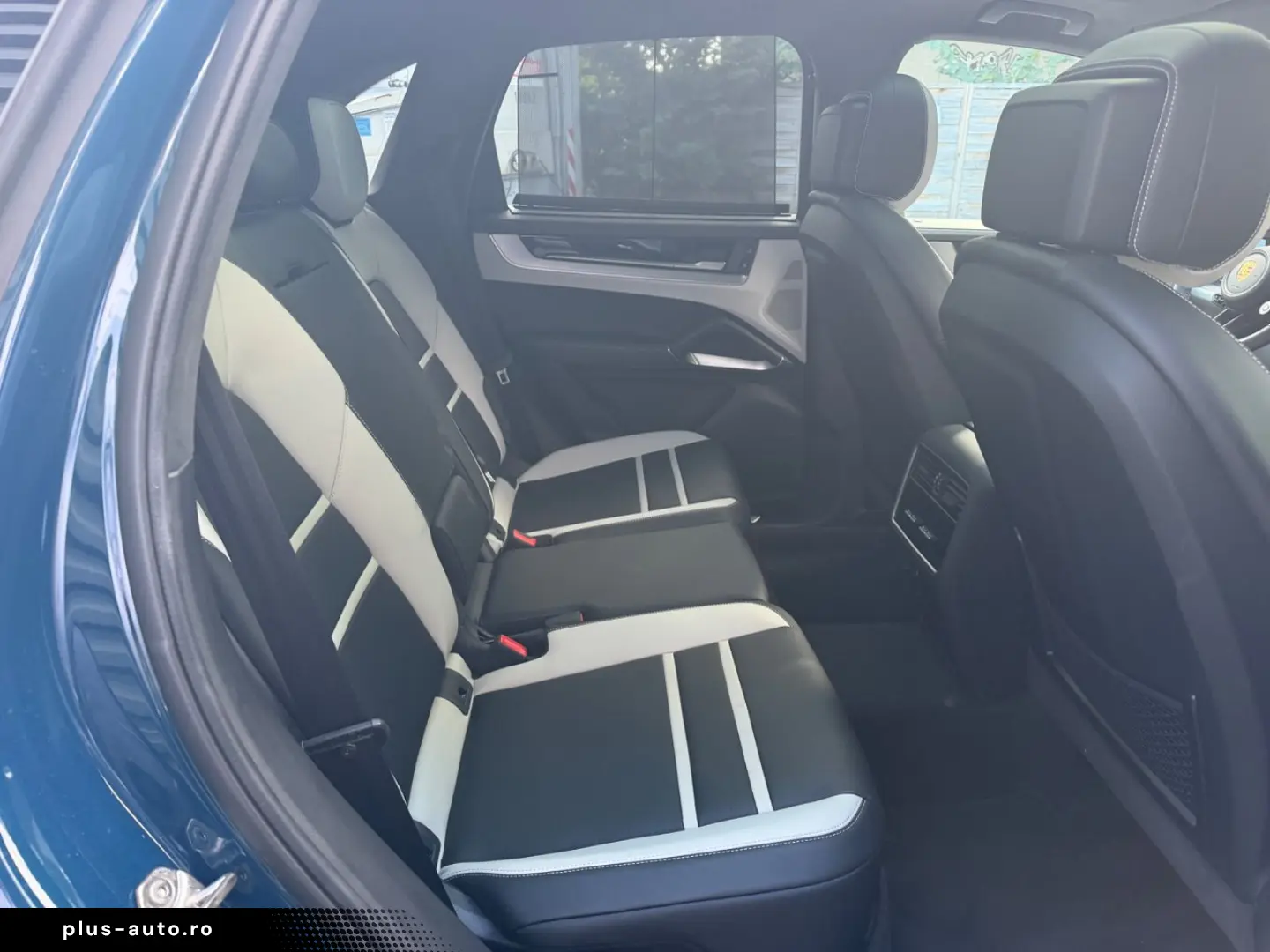 PORSCHE Cayenne S E-Hybrid Pano HA-Lenk PDCC AHK 22