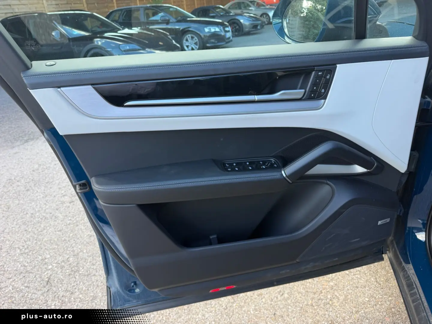 PORSCHE Cayenne S E-Hybrid Pano HA-Lenk PDCC AHK 22