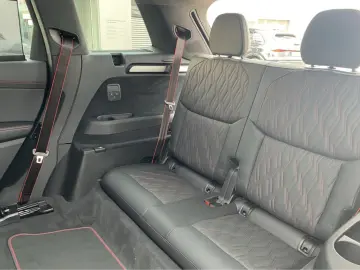 NOUL Audi Q7 SUV TDI quattro 220 kW tiptronic