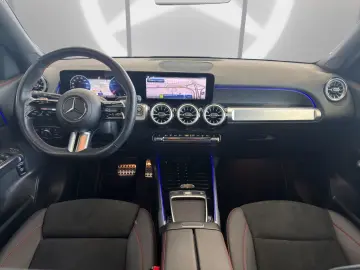 MERCEDES-BENZ GLB 200 d AMG AHK DISTRONIC RFK MULTIBEAM