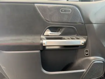 MERCEDES-BENZ GLB 200 d AMG AHK DISTRONIC RFK MULTIBEAM