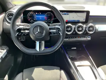 MERCEDES-BENZ GLB 200 d AMG Multibeam Easy-P Kamera …
