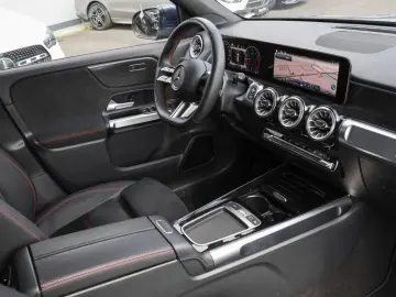 MERCEDES-BENZ GLB 220 d 4M AMG-Sport 360 MBeam Distr…