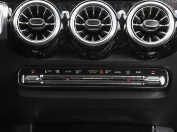 MERCEDES-BENZ GLB 220 d 4M AMG-Sport 360 MBeam Distr…