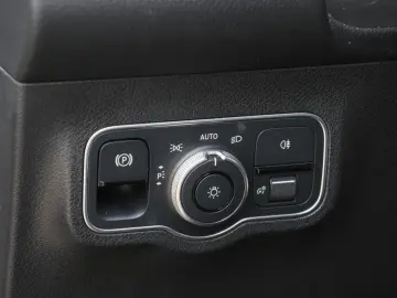 MERCEDES-BENZ GLB 220 d 4M AMG-Sport 360 MBeam Distr…