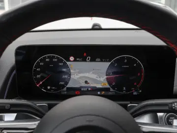 MERCEDES-BENZ GLB 220 d 4M AMG-Sport 360 MBeam Distr…