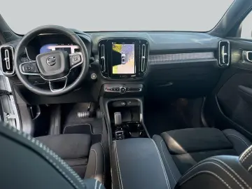 Volvo XC40 B3 B DKG Plus Dark