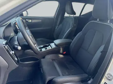 Volvo XC40 B3 B DKG Plus Dark