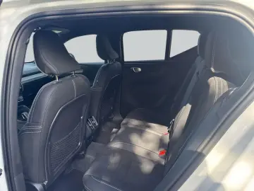 Volvo XC40 B3 B DKG Plus Dark
