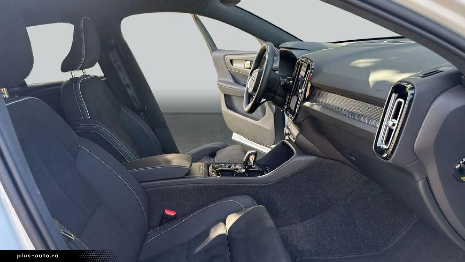 Volvo XC40 B3 B DKG Plus Dark