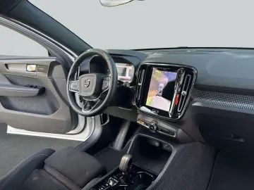 Volvo XC40 B3 B DKG Plus Dark