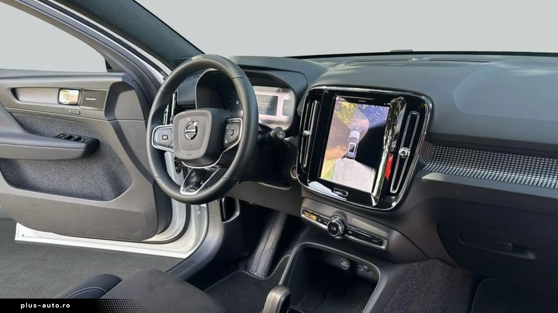 Volvo XC40 B3 B DKG Plus Dark