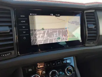 SKODA Kodiaq 2.0 TSI RS 4x4 MATRIX-LED AHK PANO KAMERA