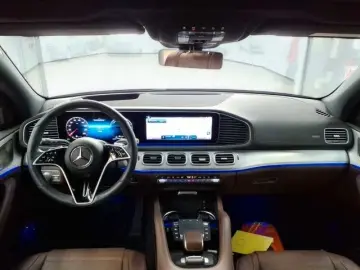 MERCEDES-BENZ GLE 400e 4M