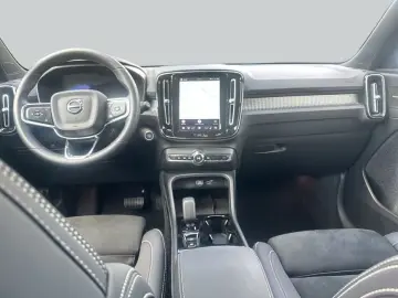 Volvo XC40 B3 B DKG Plus Dark