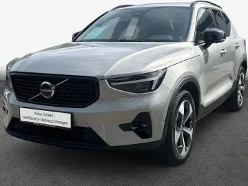 Volvo XC40 B3 B DKG Plus Dark