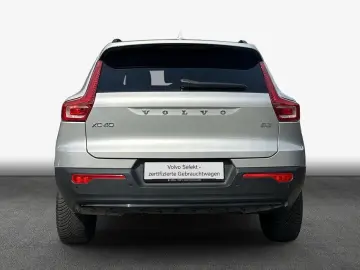 Volvo XC40 B3 B DKG Plus Dark