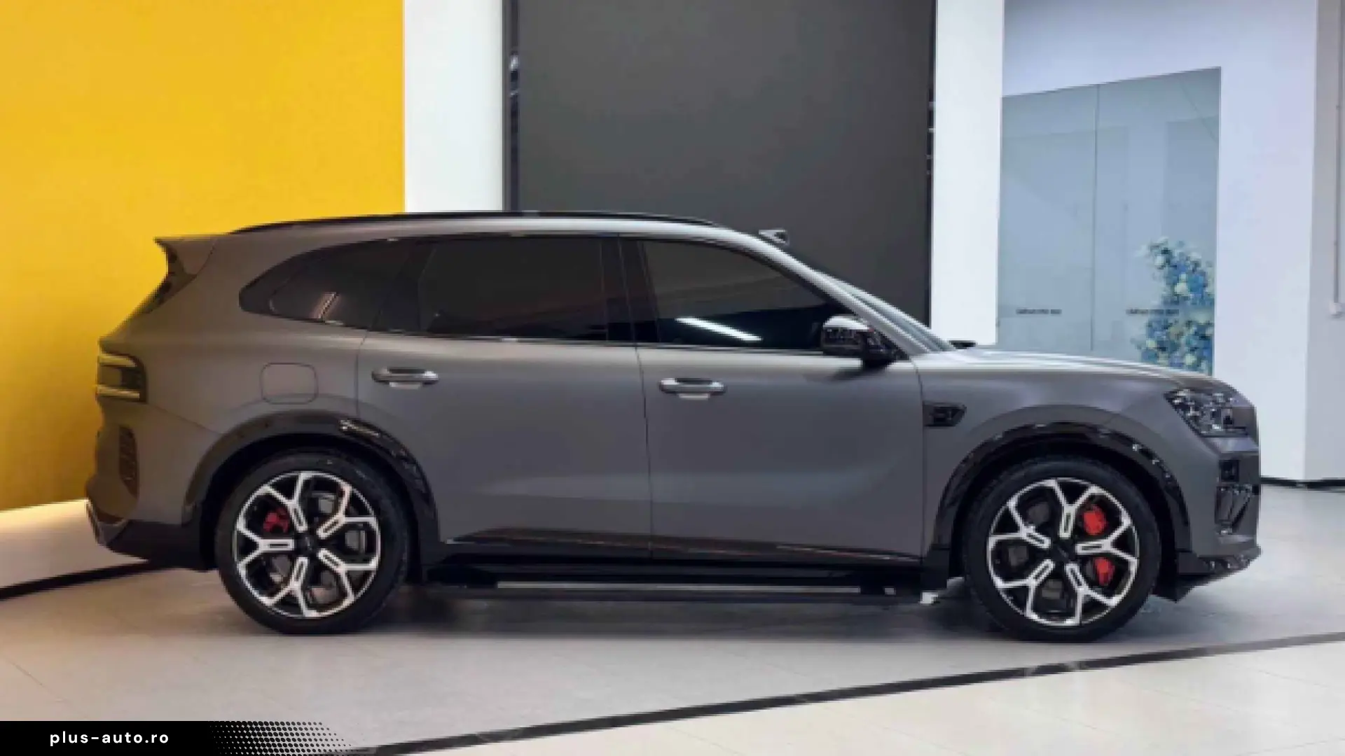 ZEEKR 8X SHADOW 1400KM AWD 70 kWh BLACK PACKAGE