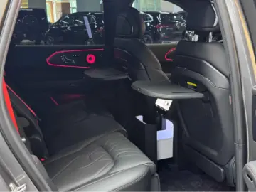 ZEEKR 8X SHADOW 1400KM AWD 70 kWh BLACK PACKAGE