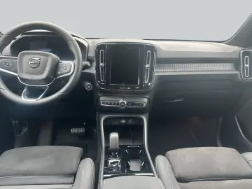 Volvo XC40 B3 B DKG Plus Dark