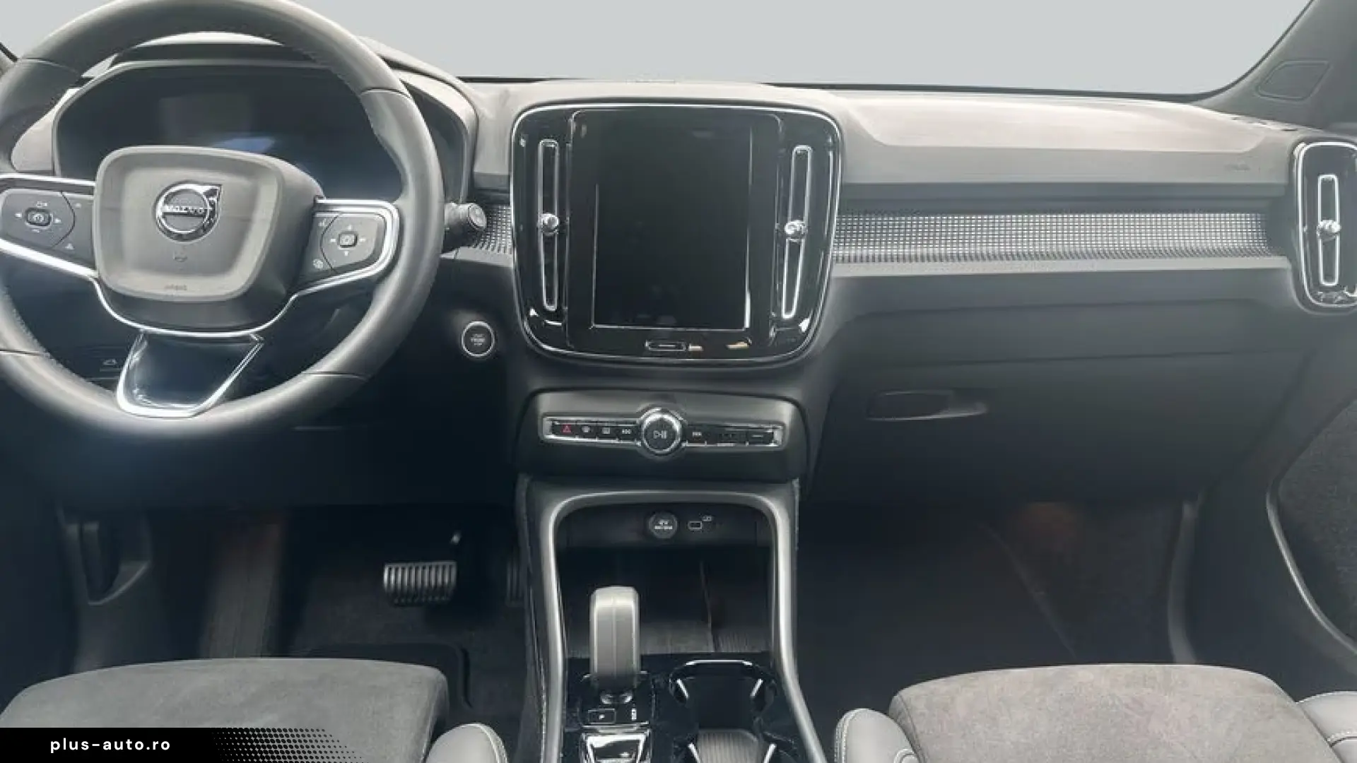 Volvo XC40 B3 B DKG Plus Dark