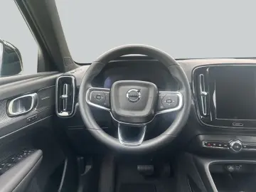 Volvo XC40 B3 B DKG Plus Dark