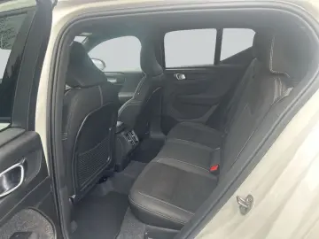 Volvo XC40 B3 B DKG Plus Dark