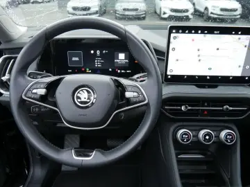 SKODA Kodiaq 1.5 TSI Selection AHK Leder Nav Pano 360