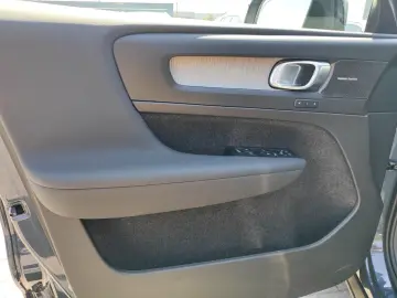 Volvo XC40 B3 Plus Dark 2WD StandHeizG Memory Seats