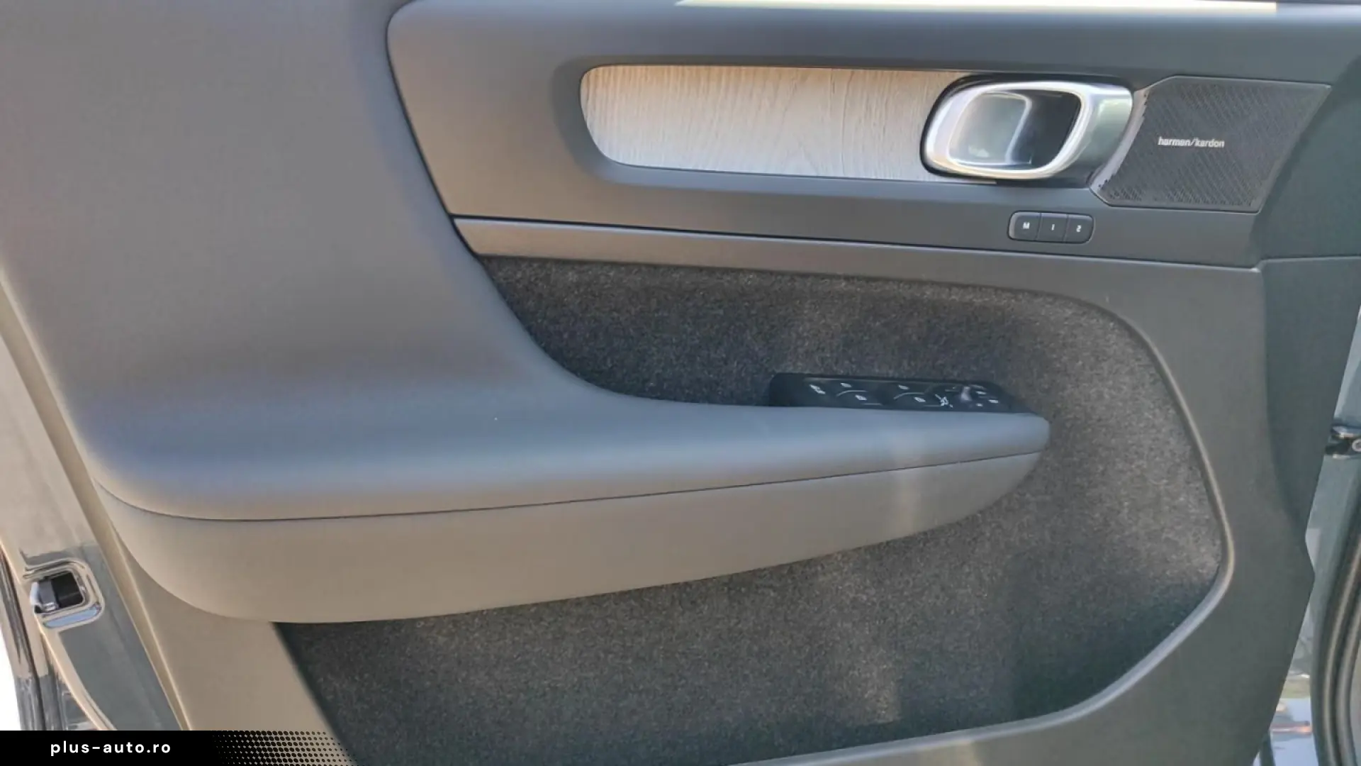 Volvo XC40 B3 Plus Dark 2WD StandHeizG Memory Seats