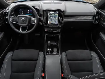 Volvo XC40 Plus Dark 2WD Electric Pano Digital Cockpit
