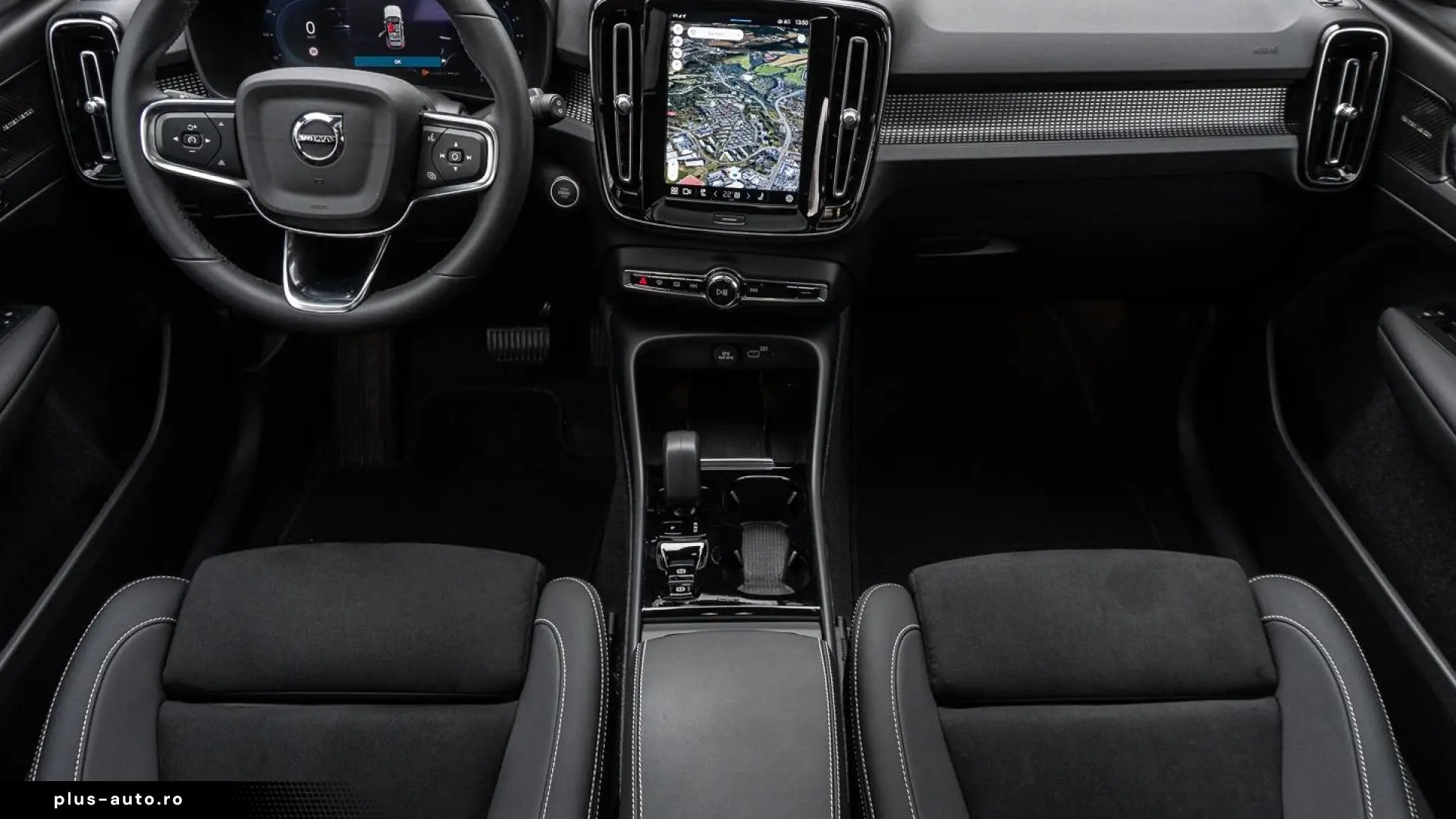 Volvo XC40 Plus Dark 2WD Electric Pano Digital Cockpit