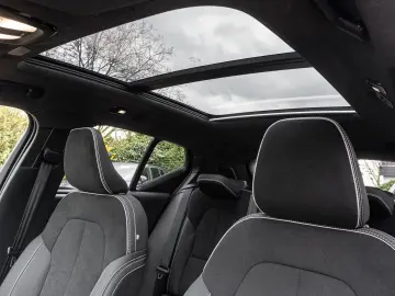 Volvo XC40 Plus Dark 2WD Electric Pano Digital Cockpit