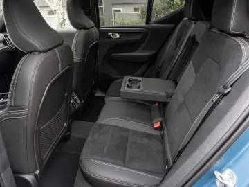 Volvo XC40 Plus Dark 2WD Electric Pano Digital Cockpit