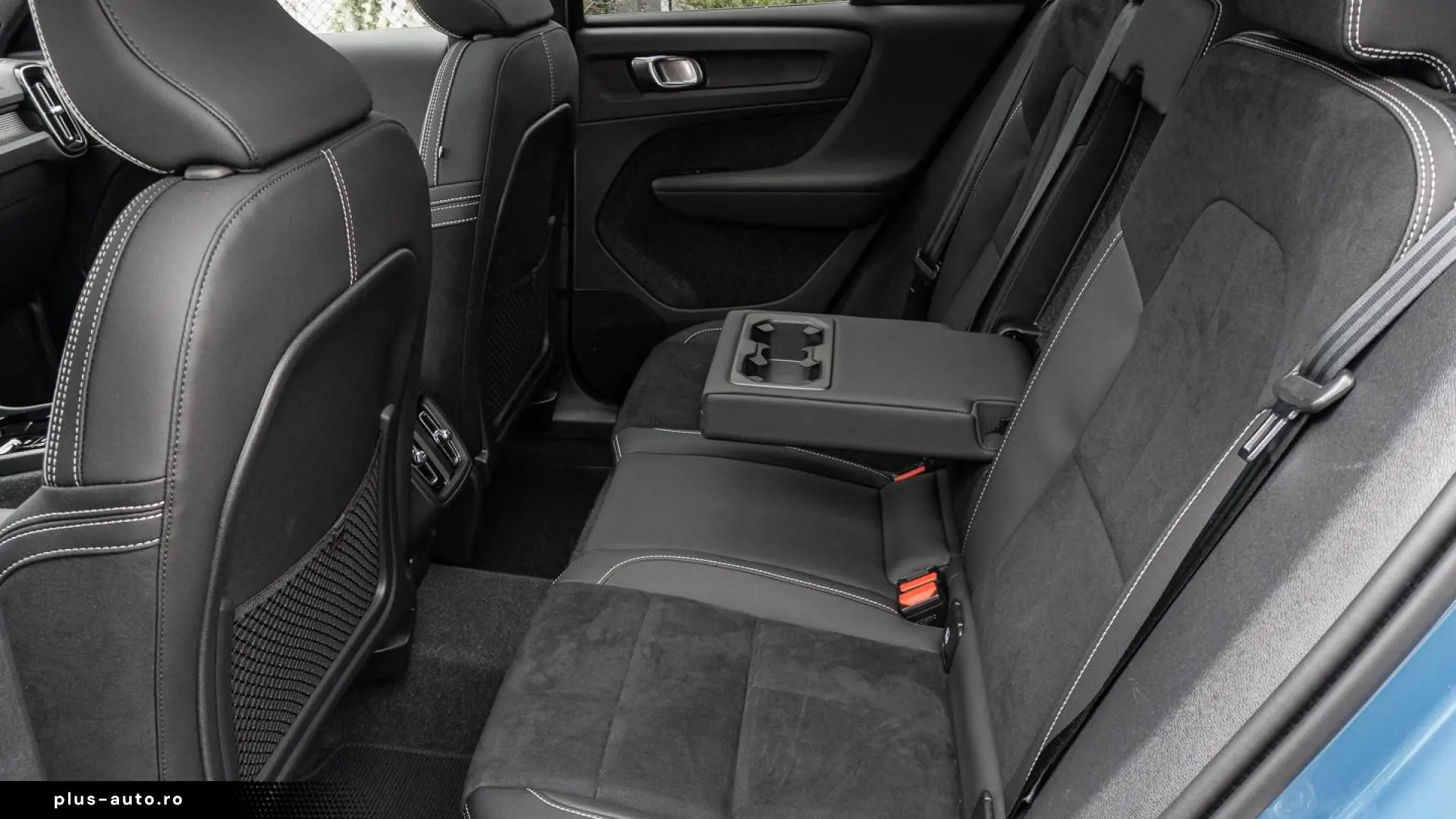 Volvo XC40 Plus Dark 2WD Electric Pano Digital Cockpit