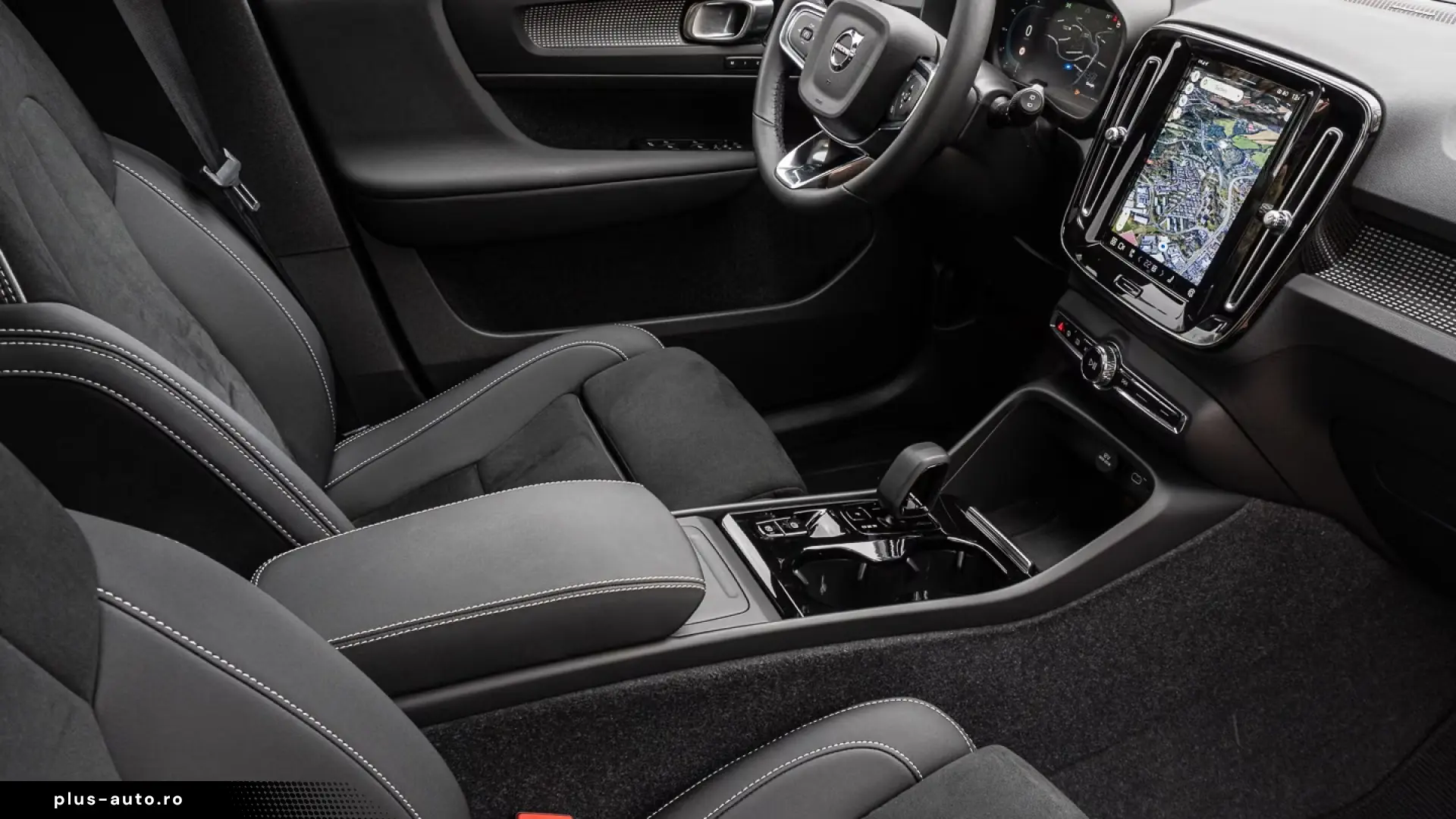 Volvo XC40 Plus Dark 2WD Electric Pano Digital Cockpit