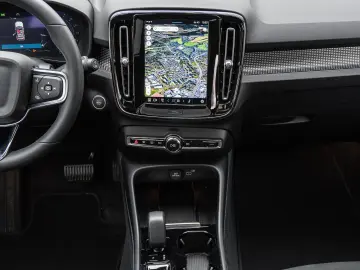 Volvo XC40 Plus Dark 2WD Electric Pano Digital Cockpit