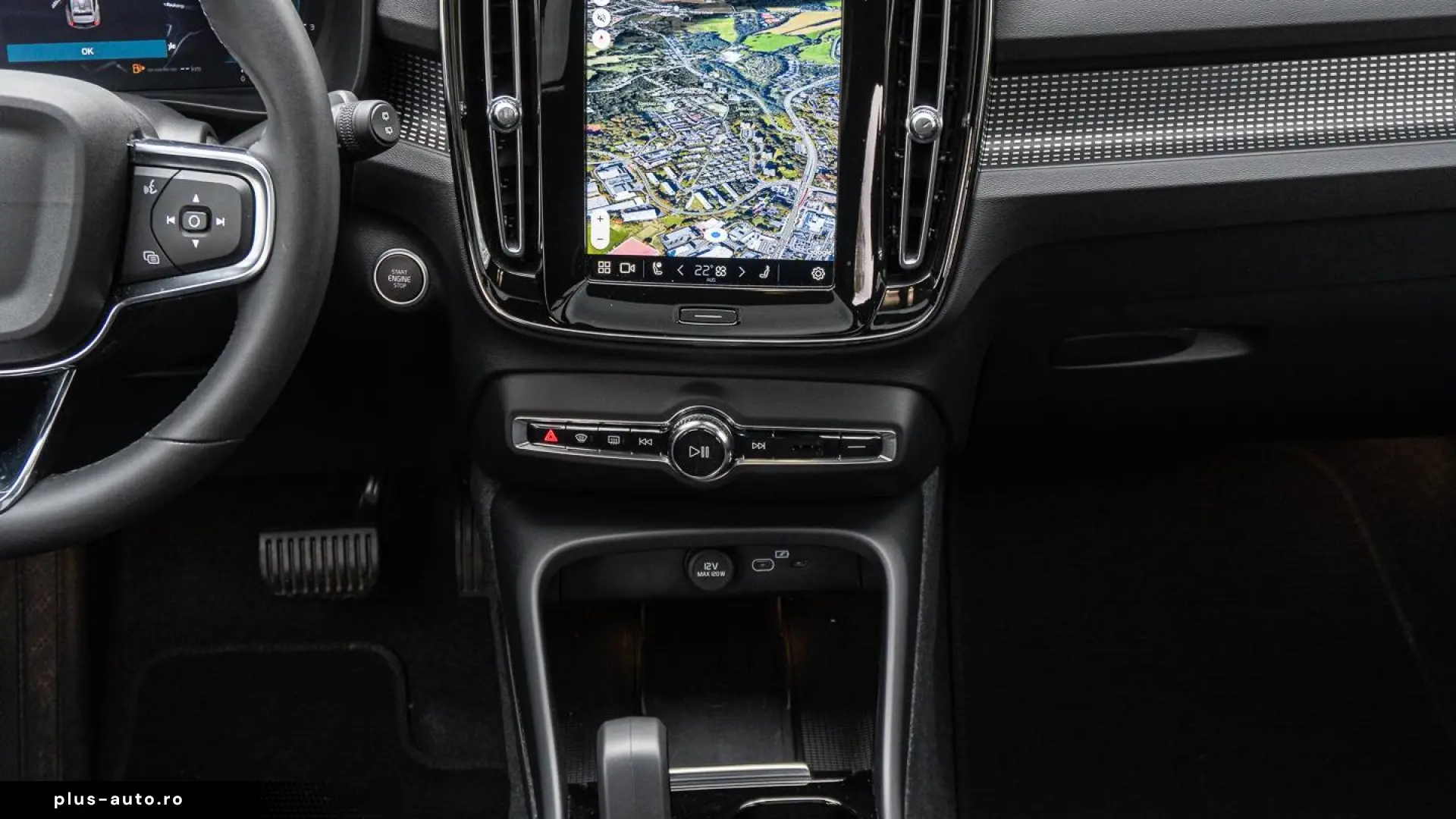 Volvo XC40 Plus Dark 2WD Electric Pano Digital Cockpit