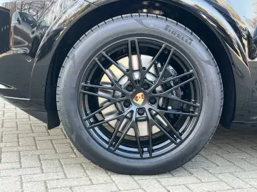 Porsche Cayenne S E-Hybrid Black Edition