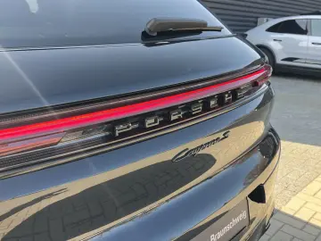 Porsche Cayenne S E-Hybrid Black Edition