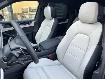 Porsche Cayenne S E-Hybrid Black Edition
