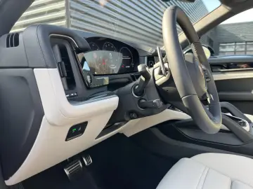 Porsche Cayenne S E-Hybrid Black Edition