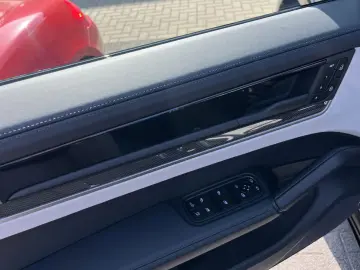 Porsche Cayenne S E-Hybrid Black Edition