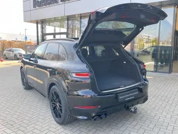 Porsche Cayenne S E-Hybrid Black Edition