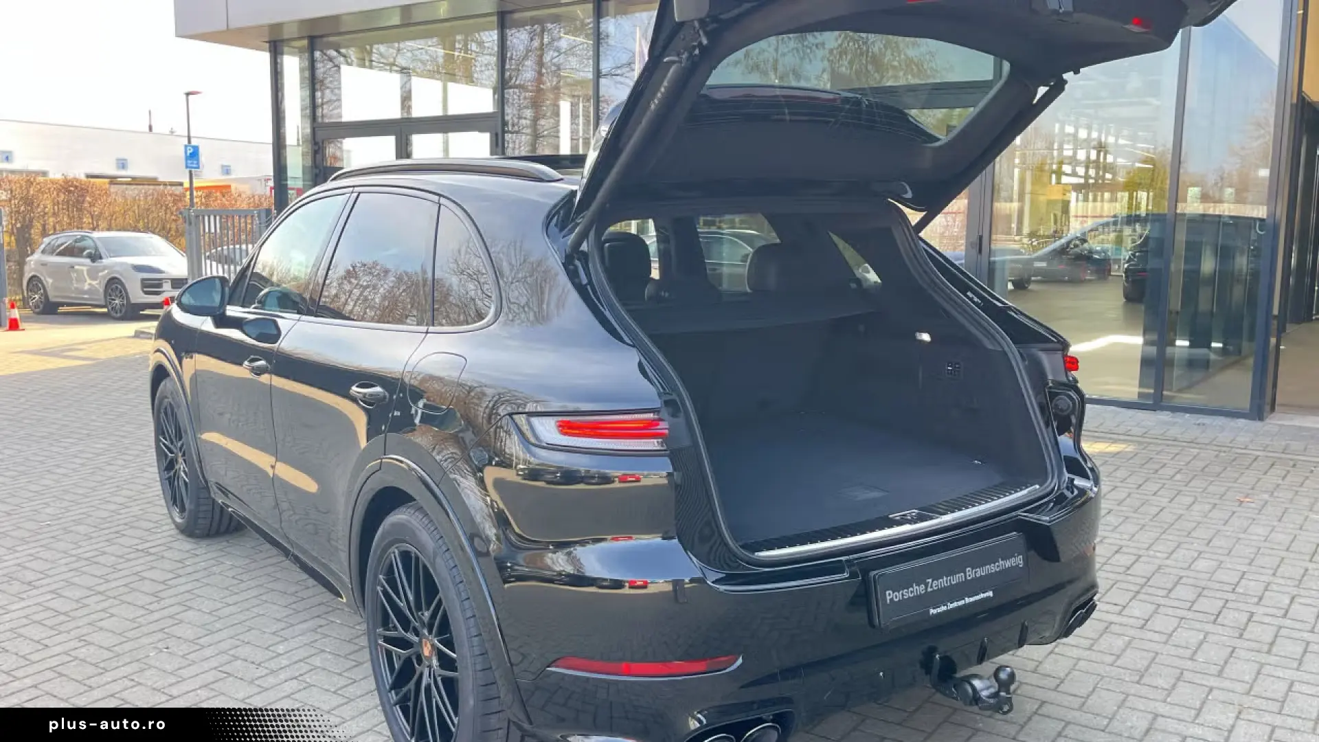 Porsche Cayenne S E-Hybrid Black Edition