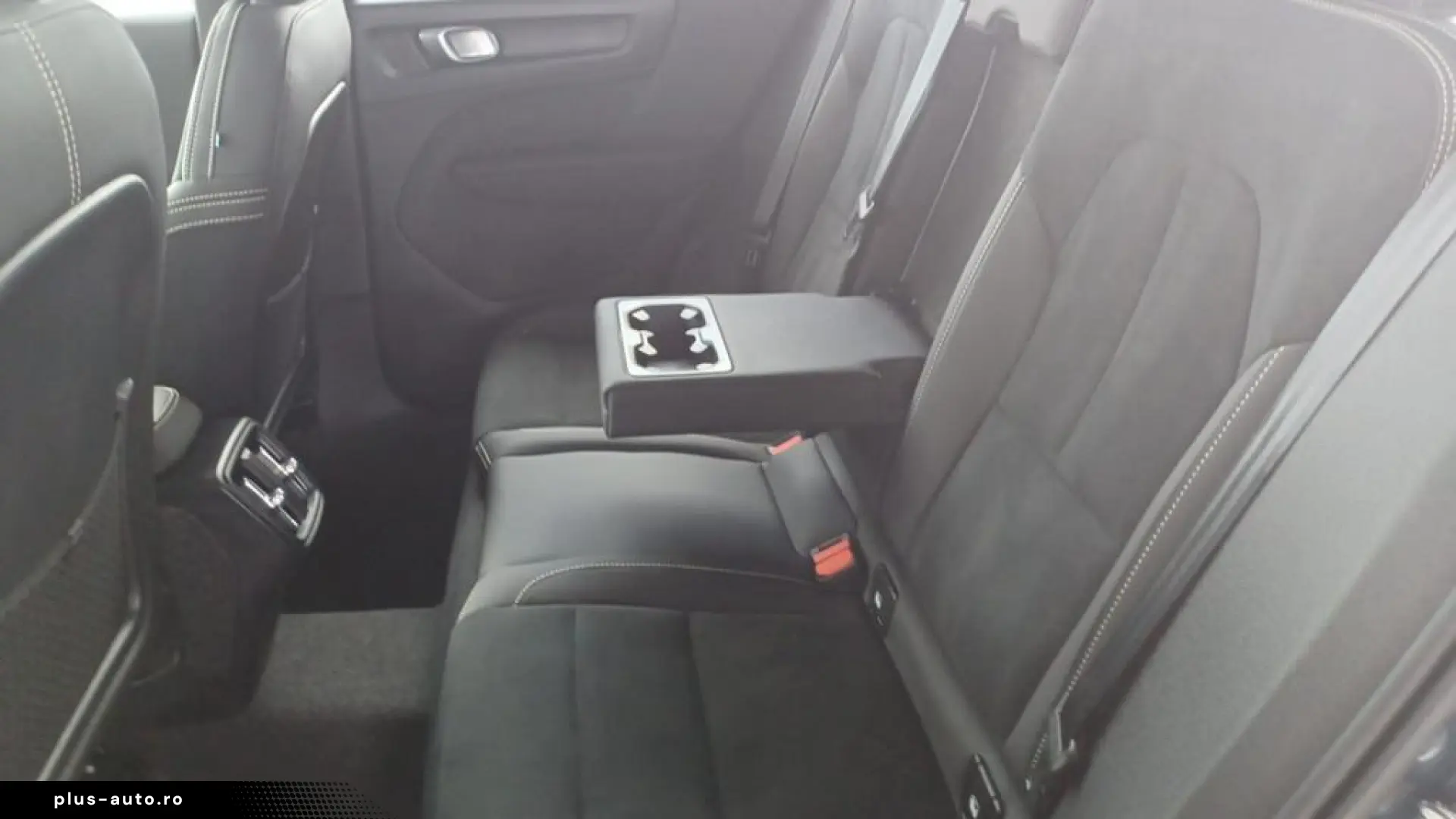 Volvo XC40 B3 Ultra Black Edition Panoramic Auxiliary Heater