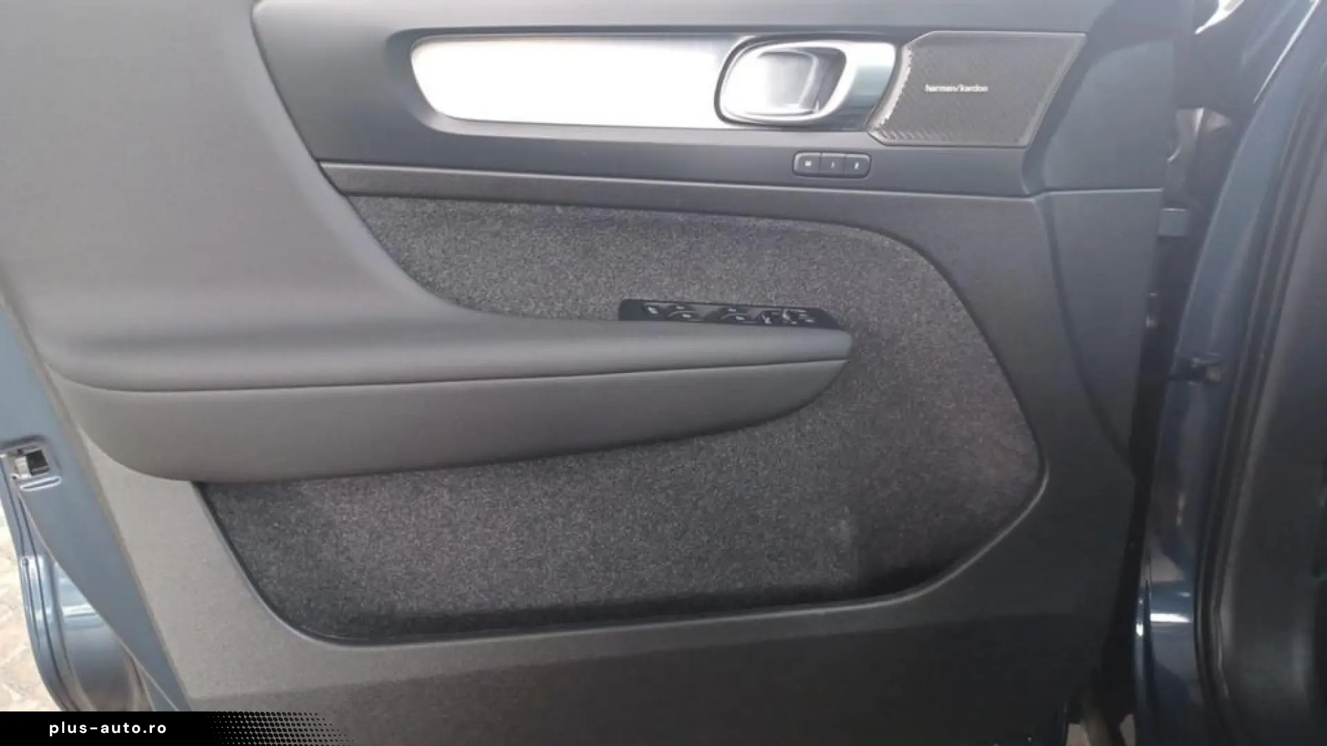 Volvo XC40 B3 Ultra Black Edition Panoramic Auxiliary Heater