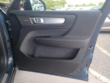 Volvo XC40 B3 Ultra Black Edition Panoramic Auxiliary Heater